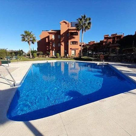 Apartamento Espacioso Muy Tranquilo Con Piscinas Y Jardines Cercano A La Playa Естепона Екстериор снимка