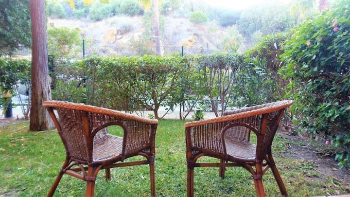Apartamento Espacioso Muy Tranquilo Con Piscinas Y Jardines Cercano A La Playa Естепона Екстериор снимка