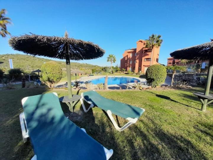 Apartamento Espacioso Muy Tranquilo Con Piscinas Y Jardines Cercano A La Playa Естепона Екстериор снимка
