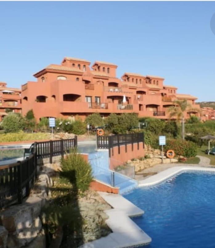 Apartamento Espacioso Muy Tranquilo Con Piscinas Y Jardines Cercano A La Playa Естепона Екстериор снимка