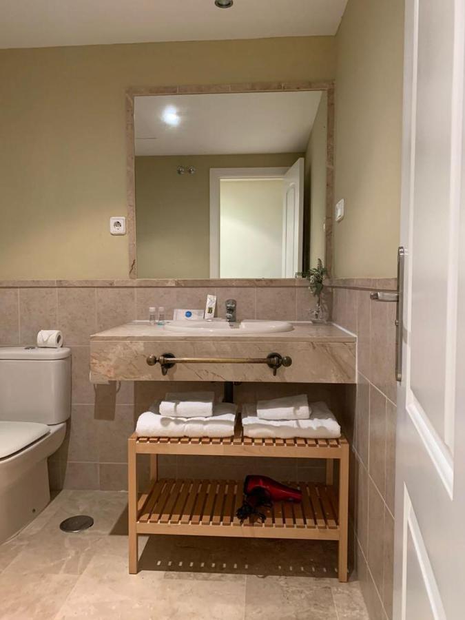 Apartamento Espacioso Muy Tranquilo Con Piscinas Y Jardines Cercano A La Playa Естепона Екстериор снимка